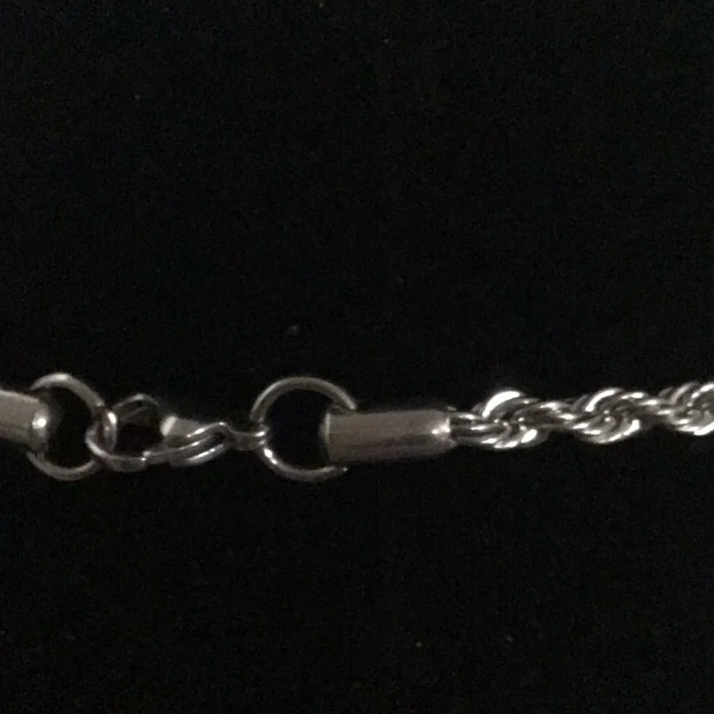 NEW 316 stainless steel rope chain plus metal boot pendant. Chain is 24” approx. - Picture 4 of 4